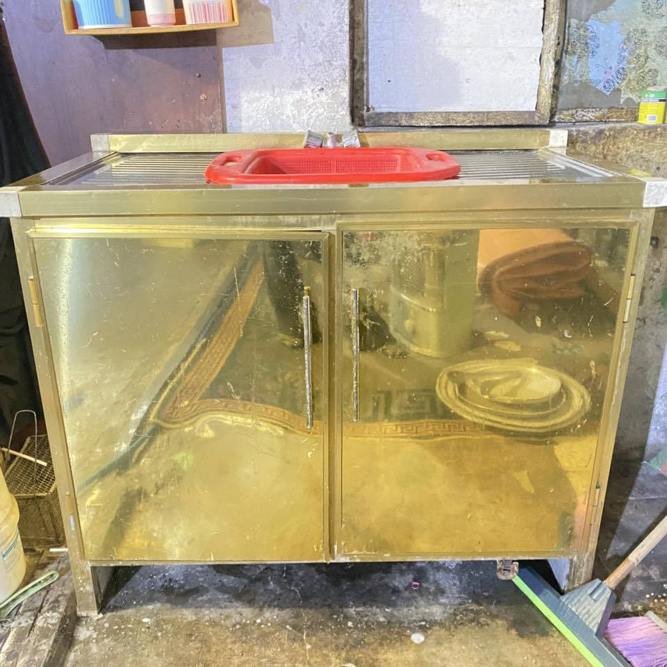 السلام عليكم
كاونتر للبيع وبسعر جدا مناسب وبي مجال 
للتواصل على الرقم 

0773 803 4814
