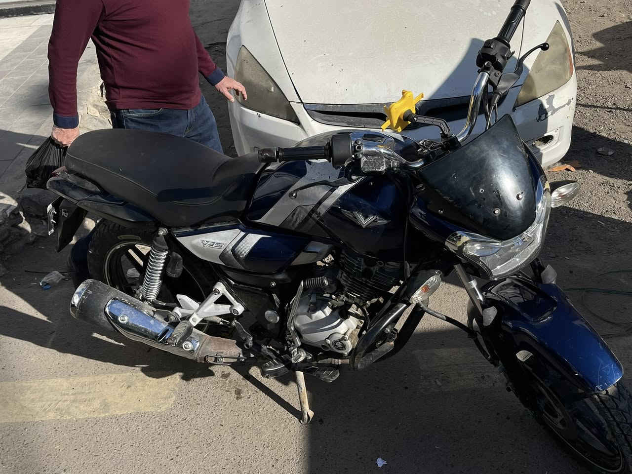 دراجه v15مرقم عنواني بغداد رقمها نكليزي دراجه نضيفه سعرها مليون قفل لان محتاج ردتها بمليون 
***********
متواجد واتساب
