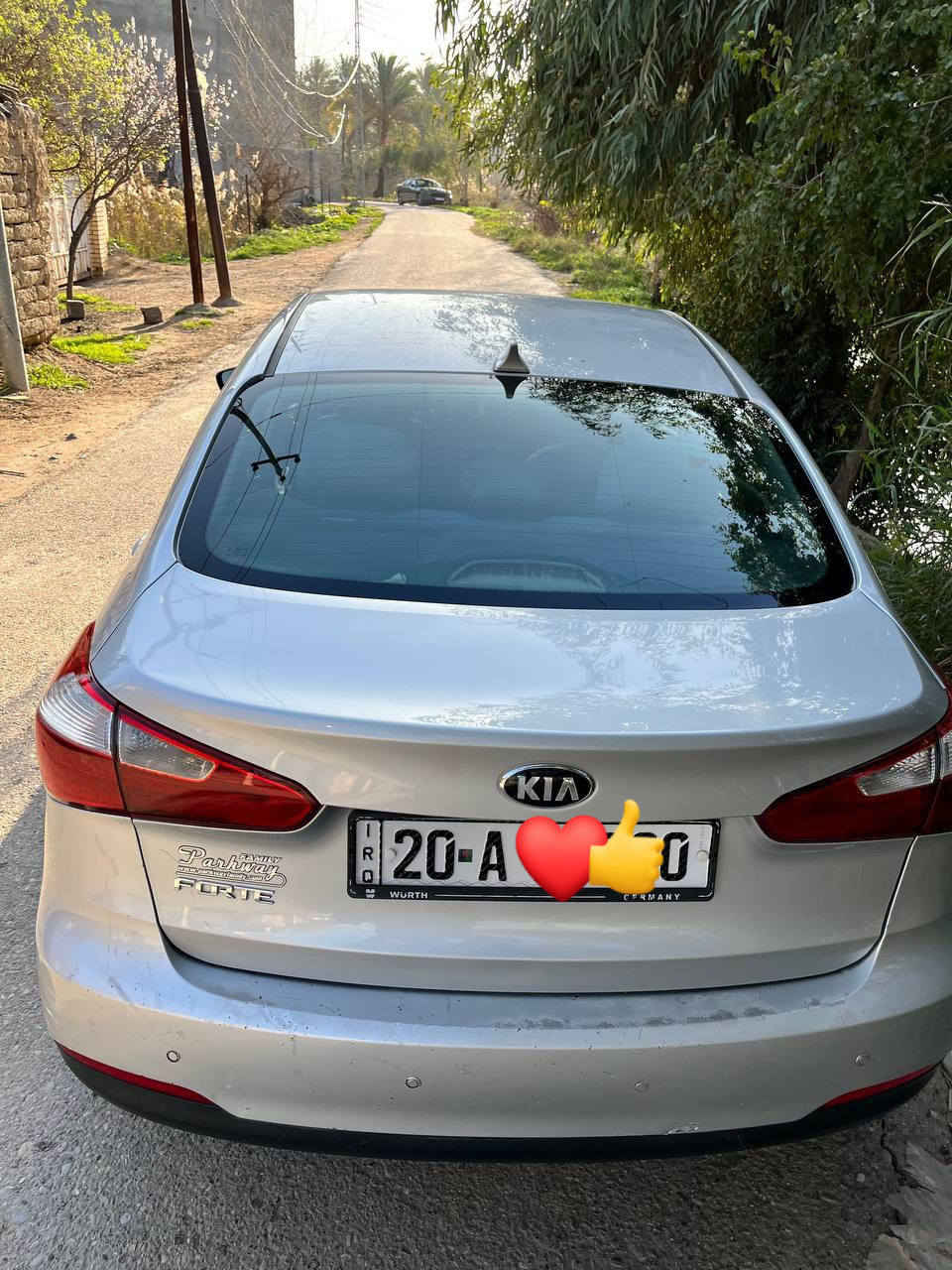 ياالله السلام عليكم اخوان فورتي موديل 2016محرك 1800دوش خير من الله بلادي  اخوان
( كير عادي) بلادي 6نمر السياراة على وضع الشركة  وارد امريكي  ضرردعامية أمامية بدون دواخل.   رقم دولي وبسمي هزة جديدة مشروع وطني و  سعر السيارة 100  مكان ديالى بعقوبة  بيه صبغ على كد شبر بالباب الأمامية وبدون دواخل فقط رش السونار مرفق بالصور  ***********
***********
