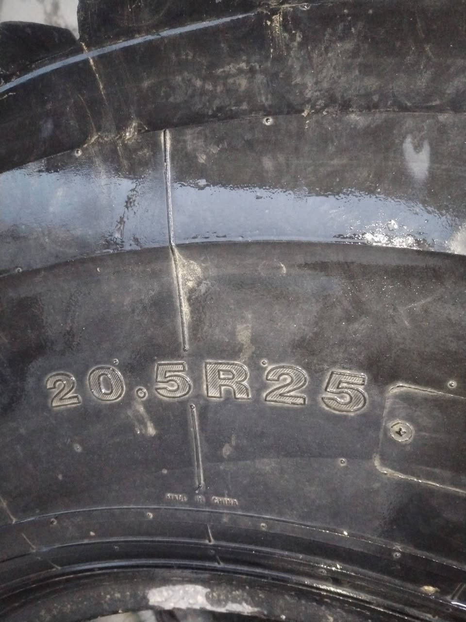 السلام عليكم
للبيع 
تايرات شفل العدد 3
حجم 20.5 /25 نضاف نص عمر
العنوان عامريه الفلوجة 
للاستفسار أكثر اتصل على الرقم
***********
***********
