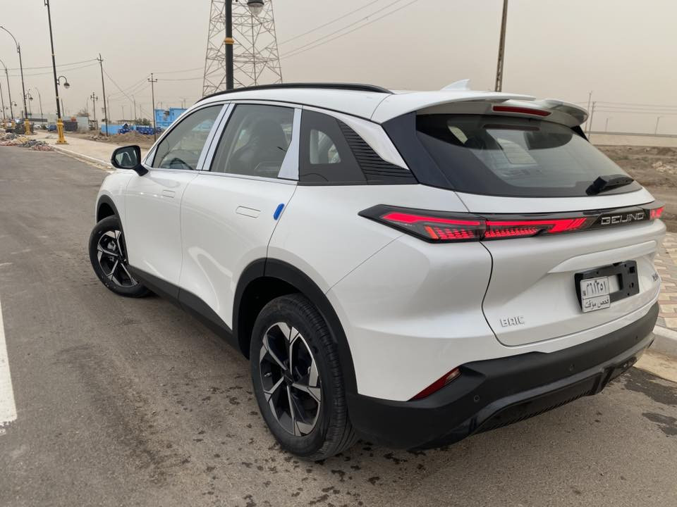 بايك X55 موديل 2025 - بحالة الوكالة
للبيع سيارة BAIC X55 موديل 2025، سيارة تجمع بين القوة اليابانية والتكنولوجيا الحديثة، بحالة ممتازة جداً.
 المحرك والجير: محرك 1500 Turbo، مع منظومة كير ومحرك (ميتسوبيشي ياباني) لأداء عالي واعتمادية.
 الممشى:١٠٠زيرو كيلومتر فقط.
 أنظمة القيادة: مزودة بـ 4 أنظمة قيادة مختلفة تناسب جميع الطرق.
 الضمان: السيارة تحت ضمان الشركة لمدة 6 سنوات (راحة بال كاملة).
 الوضعية القانونية: السيارة حرة وباسمي.
السيارة نظيفة جداً وجاهزة للاستخدام البارحه اشتريتها 
للاستفسار والتواصل :
📞0770 323 0398_ ‭٠٧٨٢ ٢٣٩ ٠١٨٠‬
