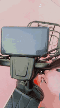 السلام عليكم هاي دراجه شحن للبيع نظيفه خمس بطاريات وشاحنتها وياها نظيف حيل سعرها 450 وبيها مجال الرقم للاستفسار ***********
