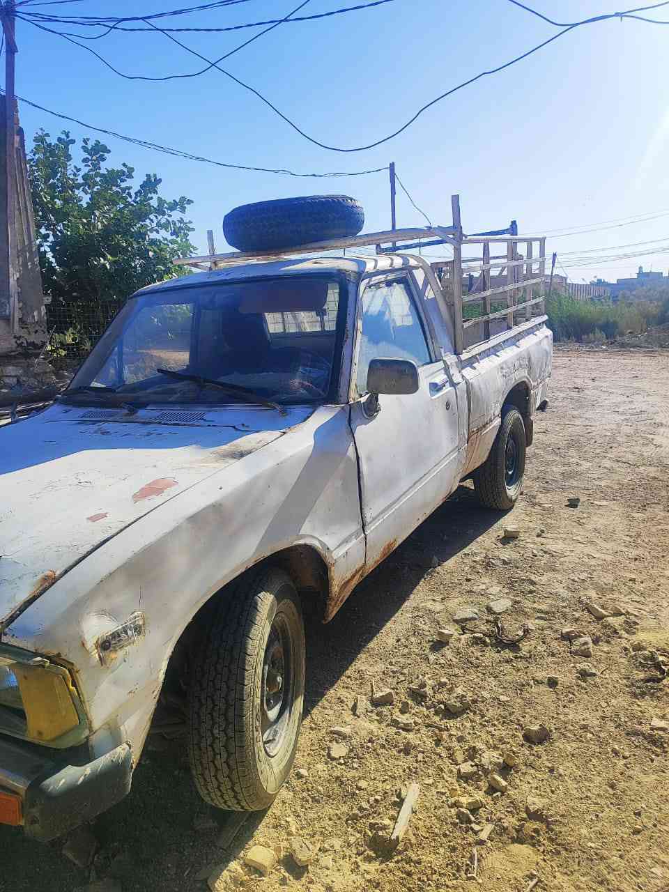 سيارة للبيع السعر 20
***********
