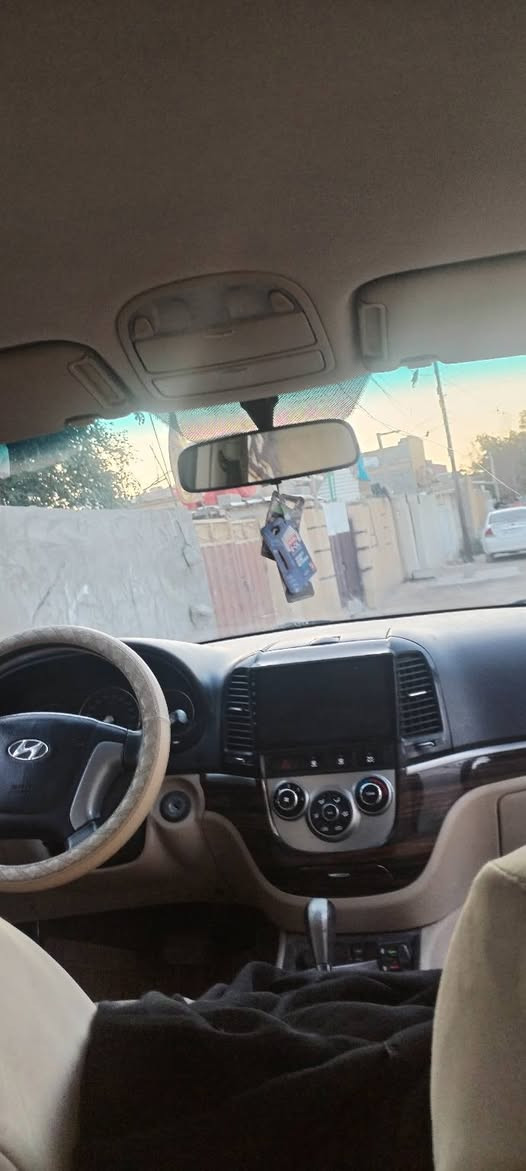 سنتافي 2012 فور ويل كفاله عامه مكينه ٦ تبريد ثلج ٣قطع ٧ راكب رقم بغداد مشروع وطني كامله من حداديه دوشمه تخم تاير ما ناقصه اي شي مكاني كربلاء السونار مرفق مع الصور  *********** مكلف بنشر
