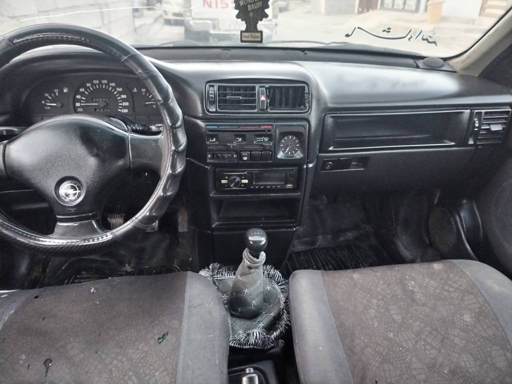 ئەم ئۆپڵ بۆفرۆشتن زۆرپاک بێعەیبە ئاڕمی پلاستیکی سلێمانی ئەوالیاتی بەشەرت مۆدیلی 1991مەکینەی 16قایشپان زۆرپاکو بێعەیب ماڵی دۆستە ژمارە***********لە سلێمانی السليمانية, العراق
