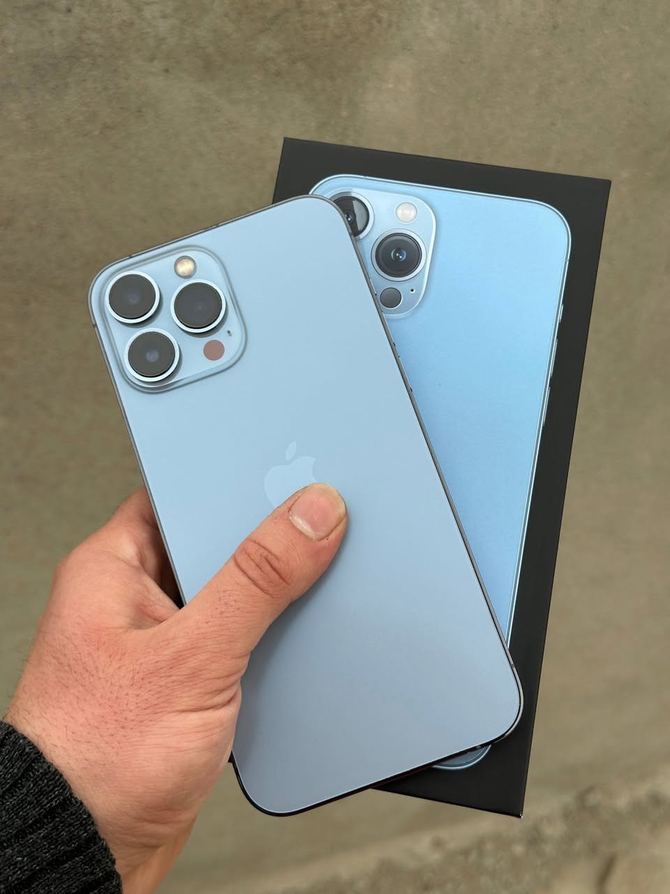 ايفون 13 برو ماكس ذاكره 128 بطارية 79 مامفتوح مكفول هوا ميعبر جهاز نضيف جلخه مابي 
ملحقاته كارتون وكيبل وشاحنه

سعر 600 الف ( بيع فقط ) 

للتواصل عل هذا رقمي وبي واتساب ***********

مكاني موصل وعندي توصيل لكل العراق
