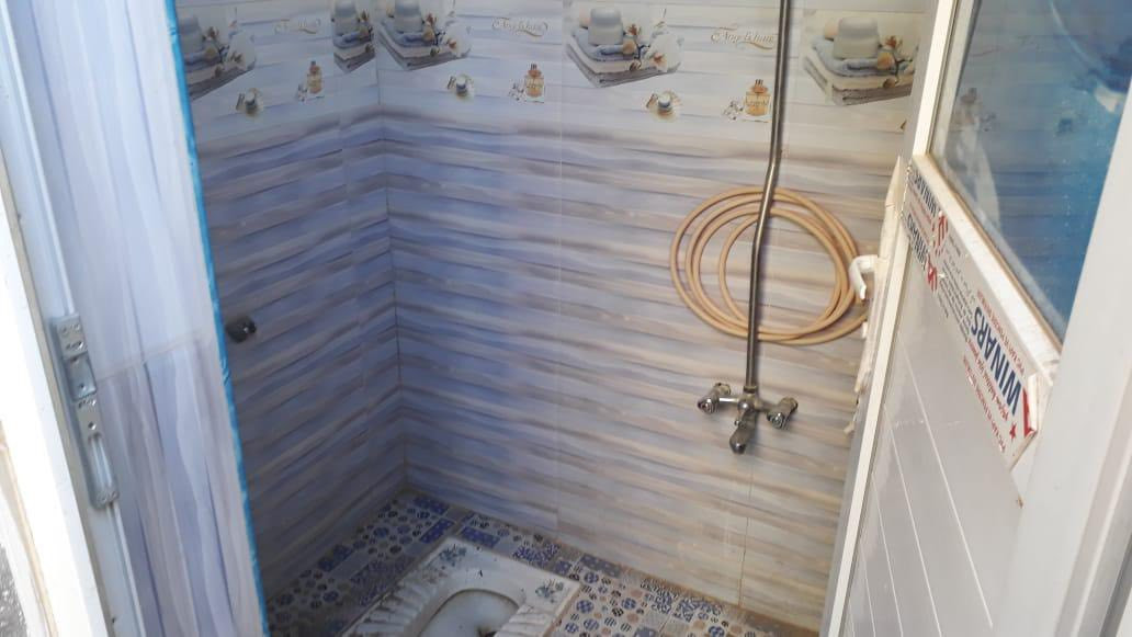 دار طابق واحد  للايجار بيت 100متر حي النداء منطقه 48 الشارع مقابل بانزين خانه شارع كربلاء عمود 21 
يحتوي عله غرفه 
وصاله وستقبال ومطبخ وصحيات ومكشوفه 
سعر ليجار 250 مقدمه اربع اشهر وكل شهرين دفعه وحده اريد مئجر ثابت استفسار 
***********
من طرف ام ملاك للعقارات لعلمه
