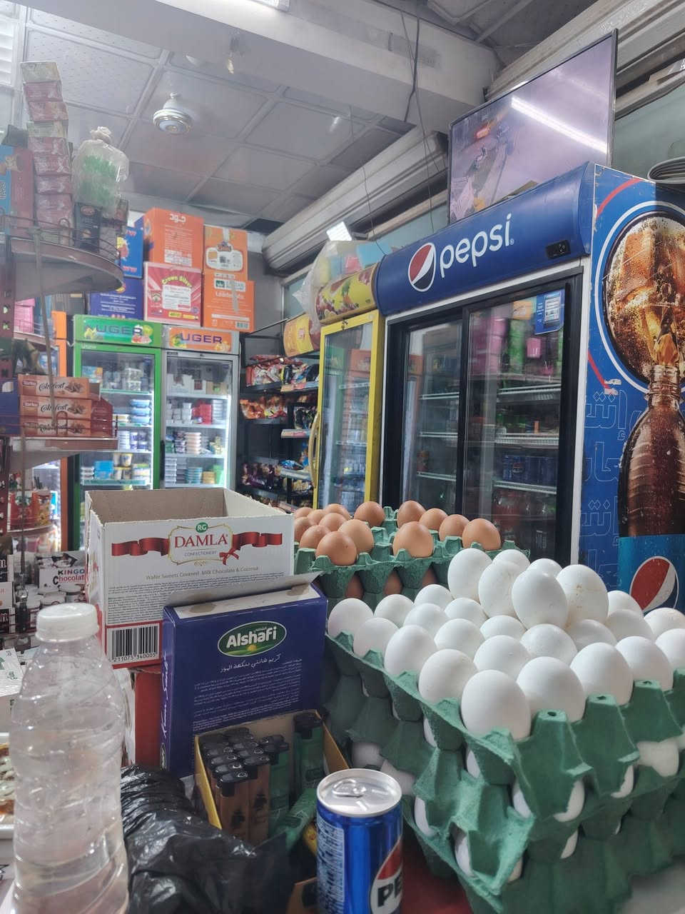 سلام عليكم أسواق للبيع شهداء العبيدي الثانية قرب سوق الميت مجاور ثانويةصفية للبنات محلات اثنين ركن عمارة تحتوي علئ عارضات عمودية عدد 9مجمدات عدد4سبلت 2طن عدد2عارضةحلويات عدد2مبردات عدد2رفرف ضلعين المحل ميز المنيوم عارضةجكايربنكات عدد4 مبردات عدد2مخزن خارجي بضاعة كاملة مع جامخانات المحل والسقف الثانوي تابعات للمحل سستم كامرات مراقبه إيجار ٣٥٠الف للاستفسار الاتصال ***********
