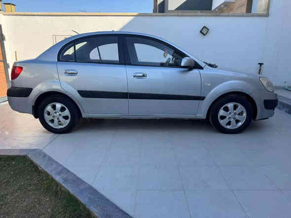 السلام عليكم كيا ريو 2009  خليجي محرك 1600  المرغوب بيها قطعتين  تبديل  جامرلغات امامية فقط الشواصي مكفولة السنوية نافذة السعر 82 وبيها مجال *********** بغداد
