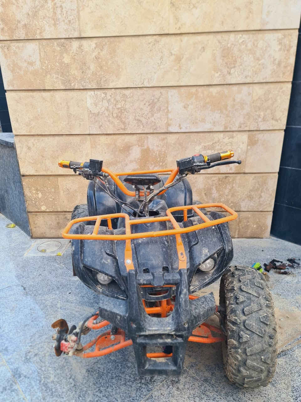 ماطور للبيع ويل مكسور وماكومفتاح الشراي يجي خاص 300الف وبي مجال رقمي ***********
