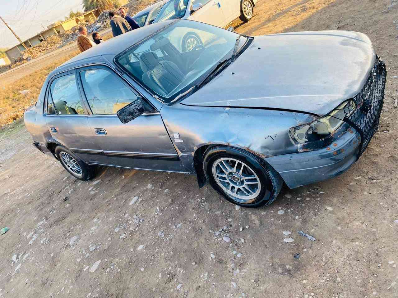 السلام عليكم سياره كورله للبيع موديل 96 مسجله رقم بغداد صدر جديد تواير جدد دوشمه جديده باتري جديد ربل جديد دريم شفت جديد كير محرك شرط كهربائيت شغله سياره مصروف عليه مال جناي السعر 17 وبيه مجال شراي انتصل و تبشر ***********
