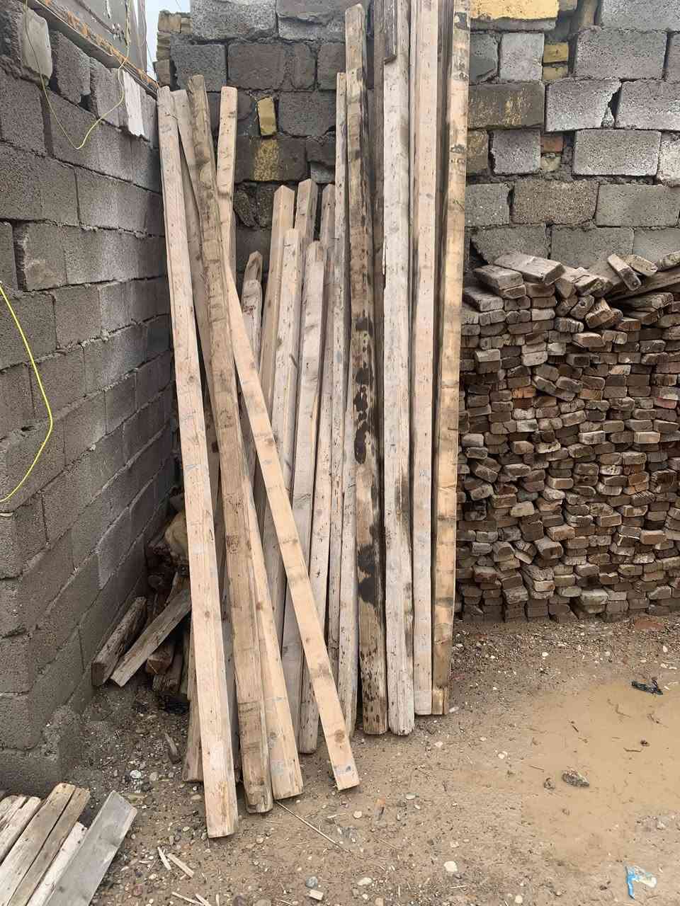 السلام عليكم متوفر خشب مستعمل مختلف القياسات جكات مستعمل العنوان بغداد بوب الشام***********
