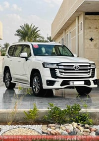 لاندكروزر GXR • ٢٠٢٥ • ضمان ٣ سنوات