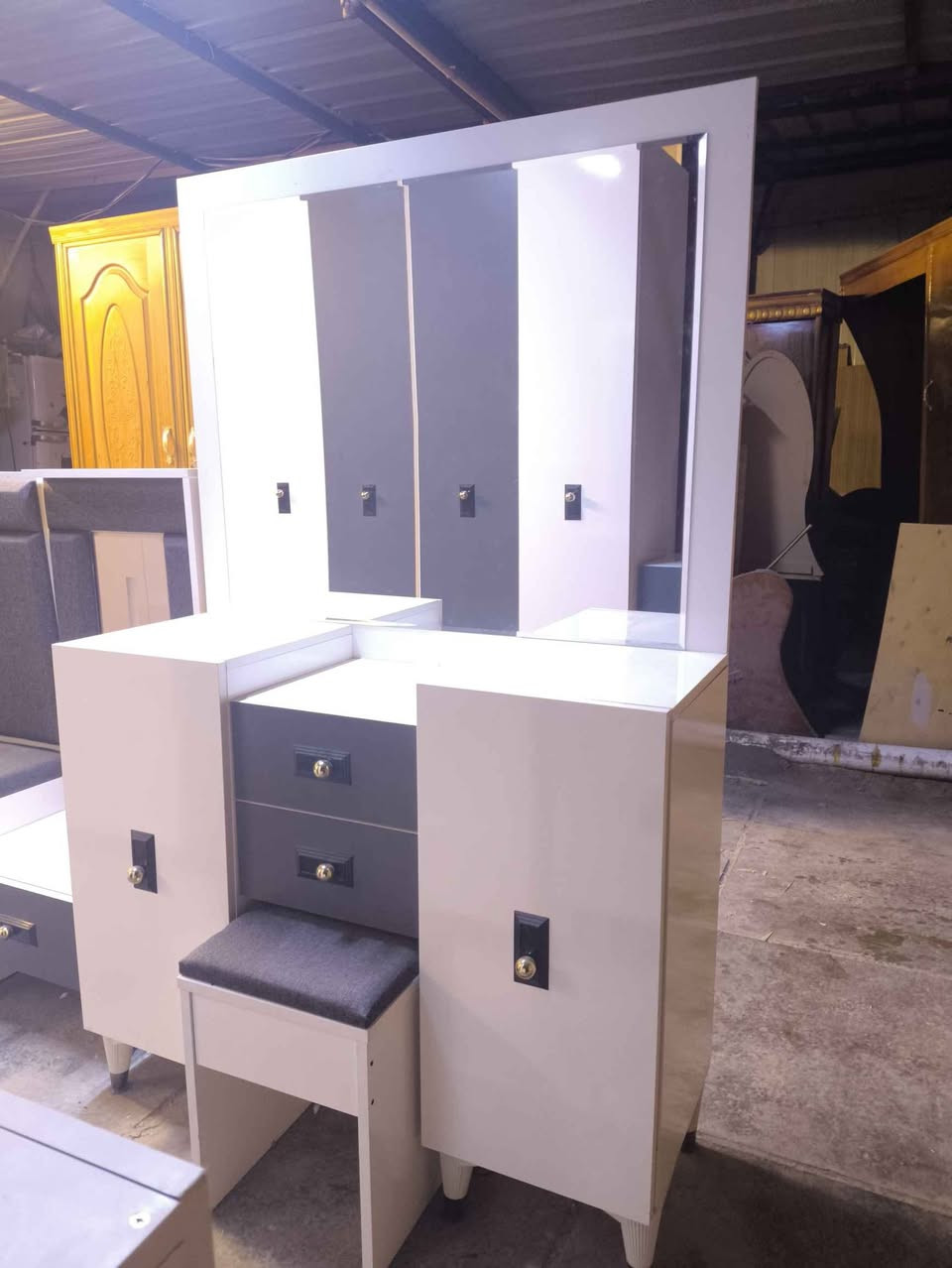 غرفه تركيه 11 قطعه اخت جديده عنوان ميسان رقم تواصل وتساب *********** عمارة, ميسان
