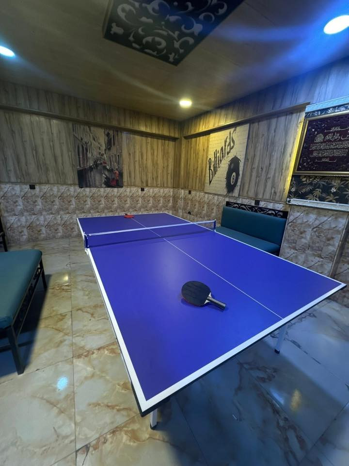 منضده للبيع جديده مكاني نجف 
***********

