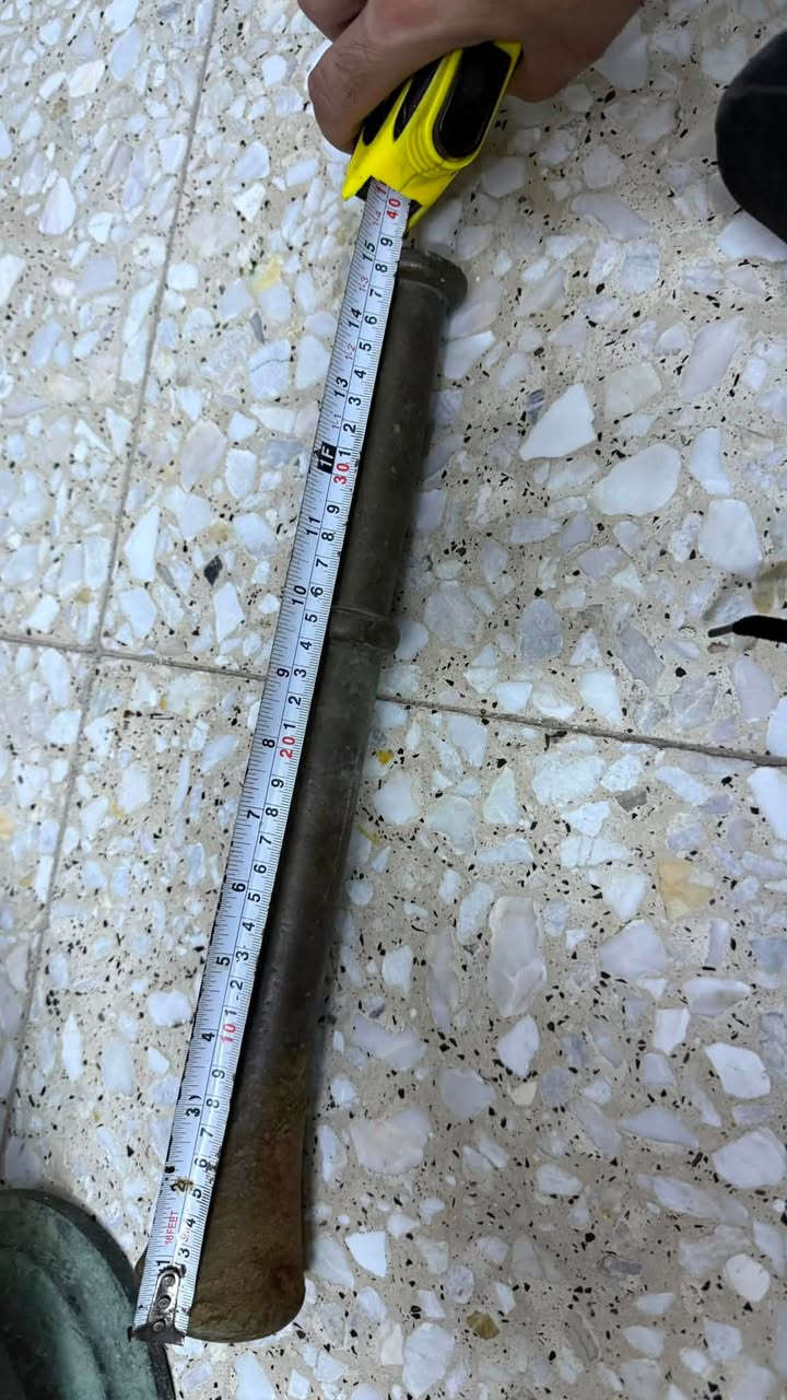 السلام عليكم 
هاون 25 
اليده 39 
وزن 16 كيلو و900 غرام


**إذا كنت صاحب هذا الإعلان وتريد حذفه لأي سبب، رجاءا أرسل رسالة إلى الدعم الفني**