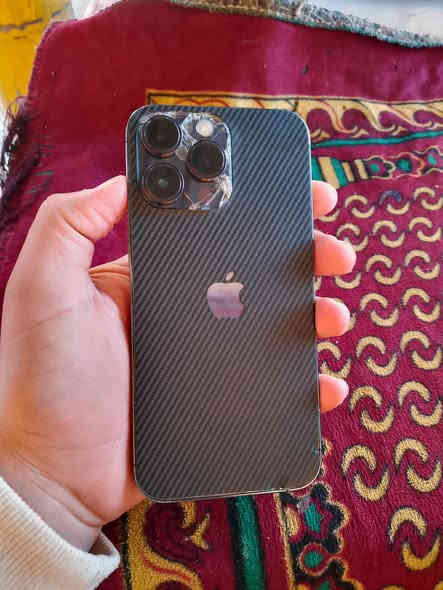 ايفون 14 برو ماكس 
شرط ما مفتوح 

ظهر مكسور وكلاس مكسور موضح بلصوره 

ذاكره 256 بطاريه 87 قطاره شرط 

((دبل سيم )) ZAA 

سعر 650 

تواصل *********** وموجود فيس
