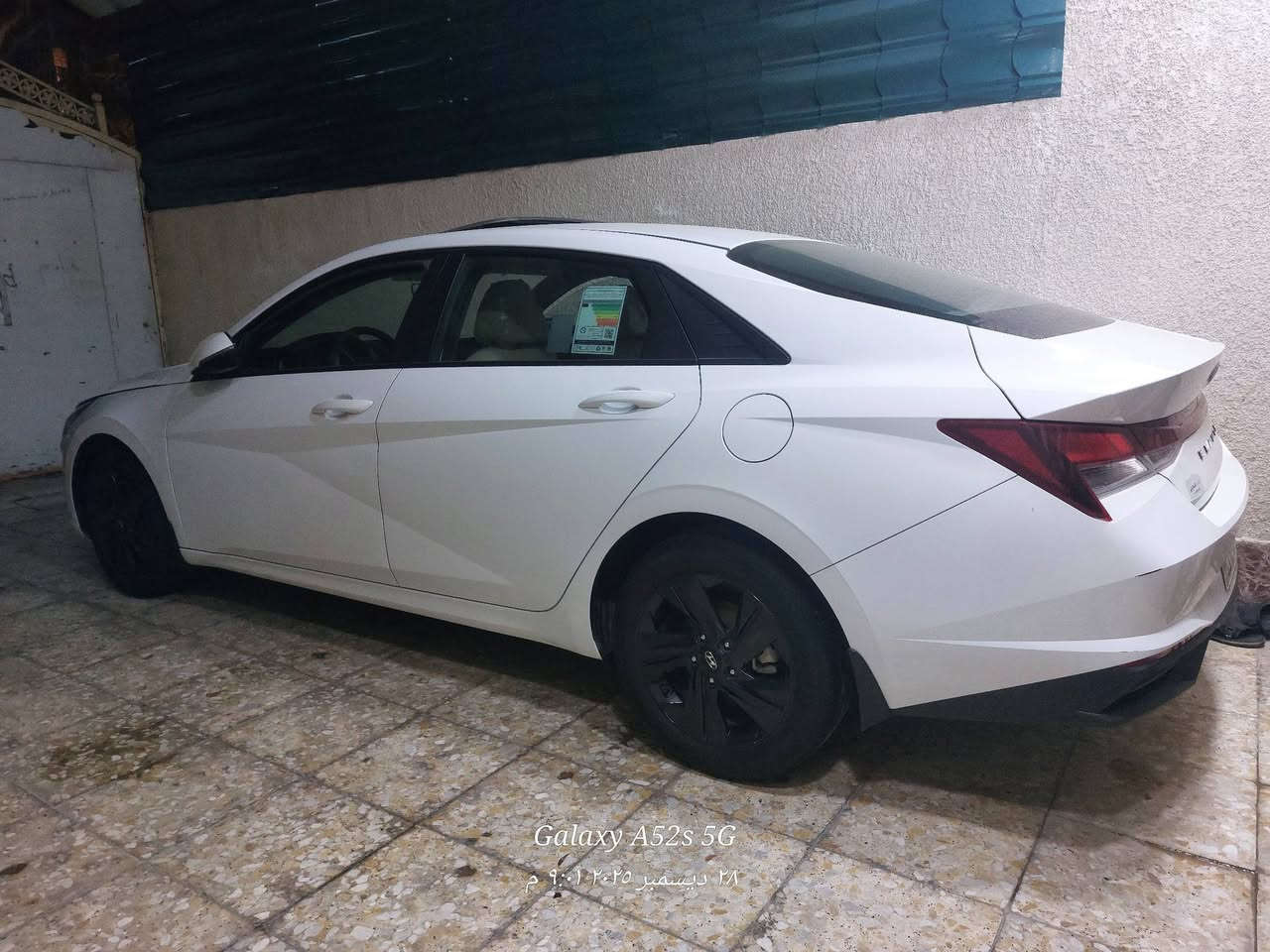 السلام عليكم
النترا مديل 2023 خليجي 
مكفولة كفالة عامة 
سيارة علة وضع الشركة كلشي ما ملعوب بيهة 
ماشية 50 الف كيلو 
محرك 1.6 دوش دكشن عالي 
كير AT 
مواصفاتهة فتحت
 تبريد قطعتين 
ثلاث وضعيات اننظمة قيادة 
شاشة كامرة 
تحكم ستيرن 
اشاير بل مري 
كشاف ضباب 
ويل حجم 16
رقم بغداد بسمي 
السعر 165 وبيهة مجال 
مكاني بغداد العبيدي 
رقم ***********
