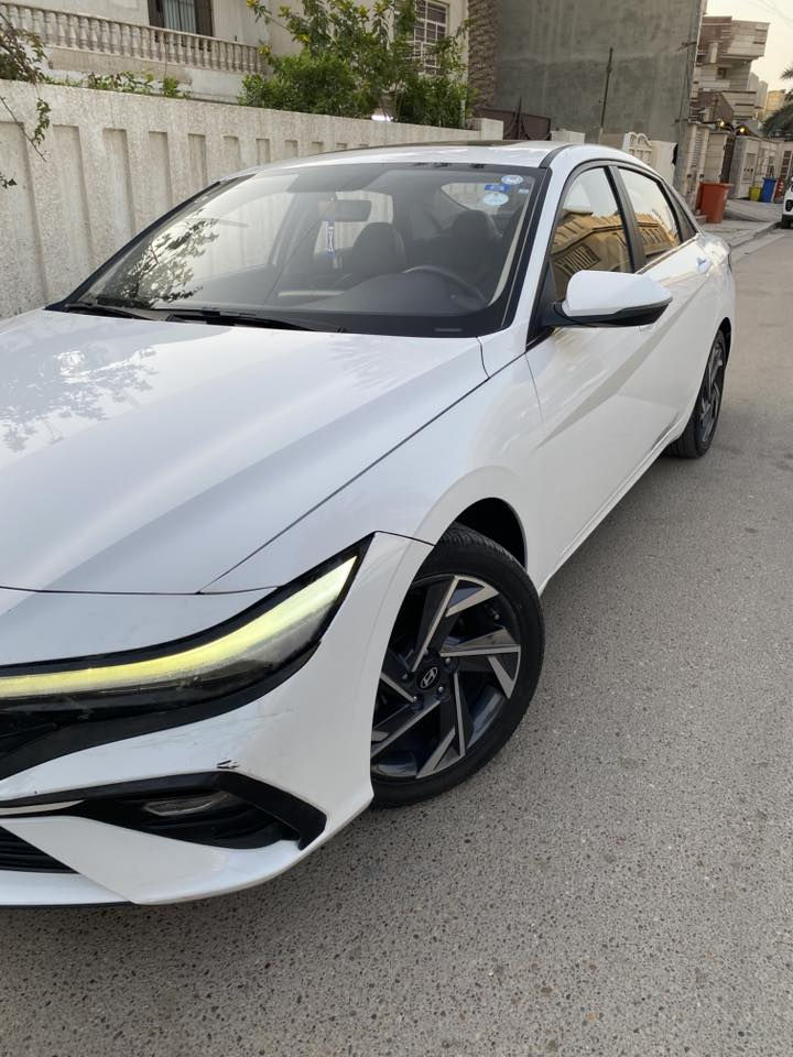 اللنترا 2024 صيني سيارة جديده بيه بارد بلباب الخلف السايق فقط فول مواصفات سعر 137 وبيه مجال بسيط مكان بغداد حي العامل رقم اربيل باسم عربي مبايل 
***********
