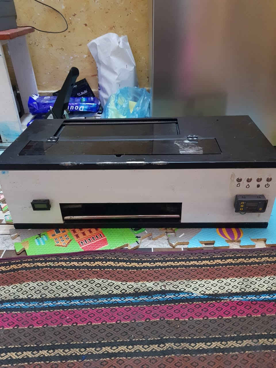 A3
تاخذ رولة تستخدم للطباعة على مختلف الأقمشة والملابس، مثل التيشيرتات وحقائب الكانفاس.
تعمل بتقنية نفث الحبر وتستخدم حبر DTF المتخصص.
تتميز بحجم طباعة يصل إلى A3 (297 × 420 ملم).
للبيع السعر 300
***********
