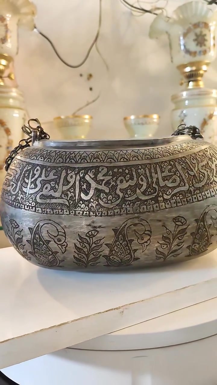 للبيع
كشكول نحاسي منقوش بالكتاباتة باسماء الائمه اكتب تم يوصلك السعر


**إذا كنت صاحب هذا الإعلان وتريد حذفه لأي سبب، رجاءا أرسل رسالة إلى الدعم الفني**