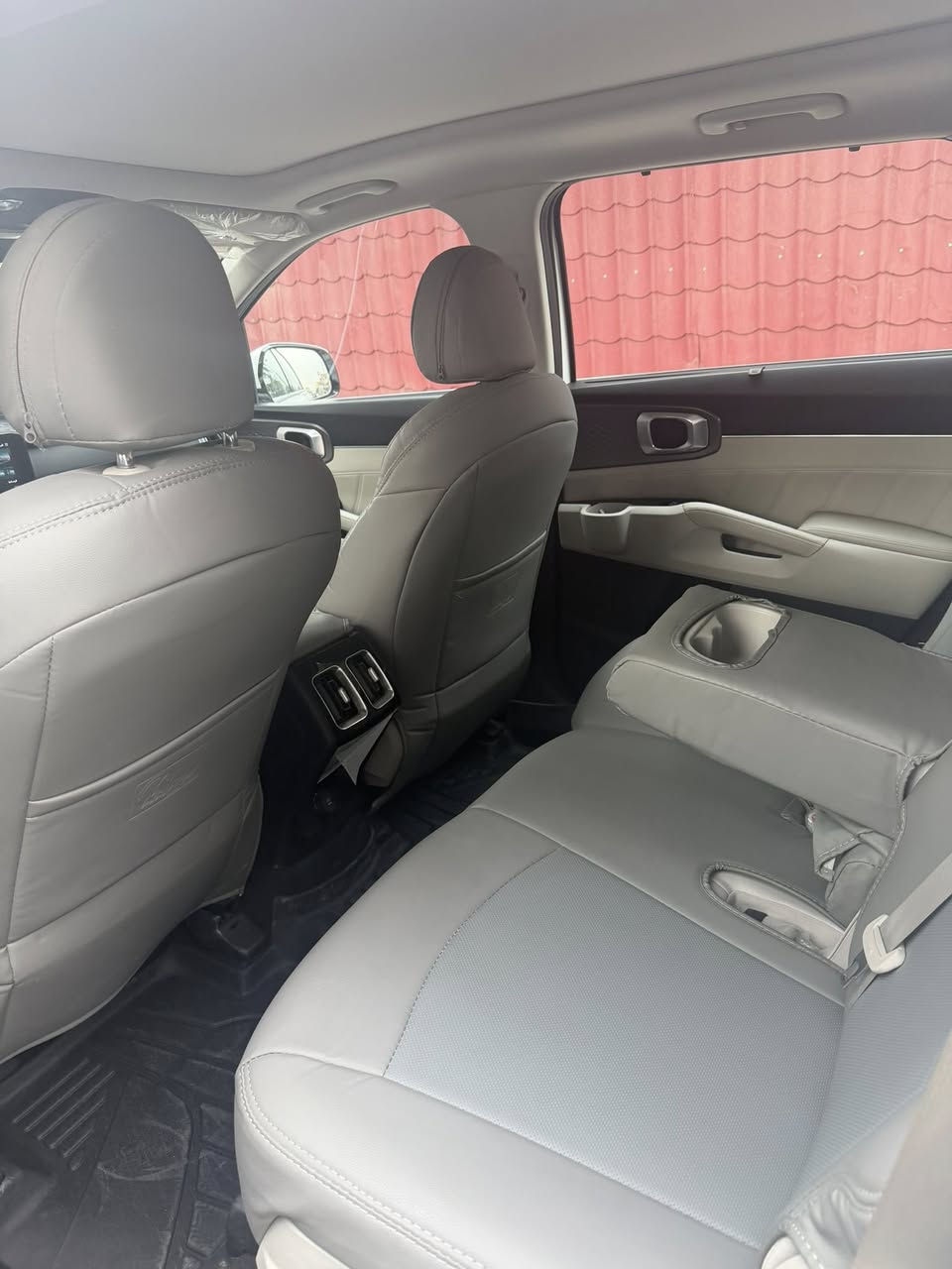 السلام عليكم 
سورنتو 2025خليجي ضمان دوليه 
ماشيه23 كفاله 
فول السياره بنراما6سلندر ويل جبير داتشو وبعد هواي مواصفات 
السياره جديده ممتعوبه 
السعر309وبيها مجال 
مكانه بغداد 
***********
