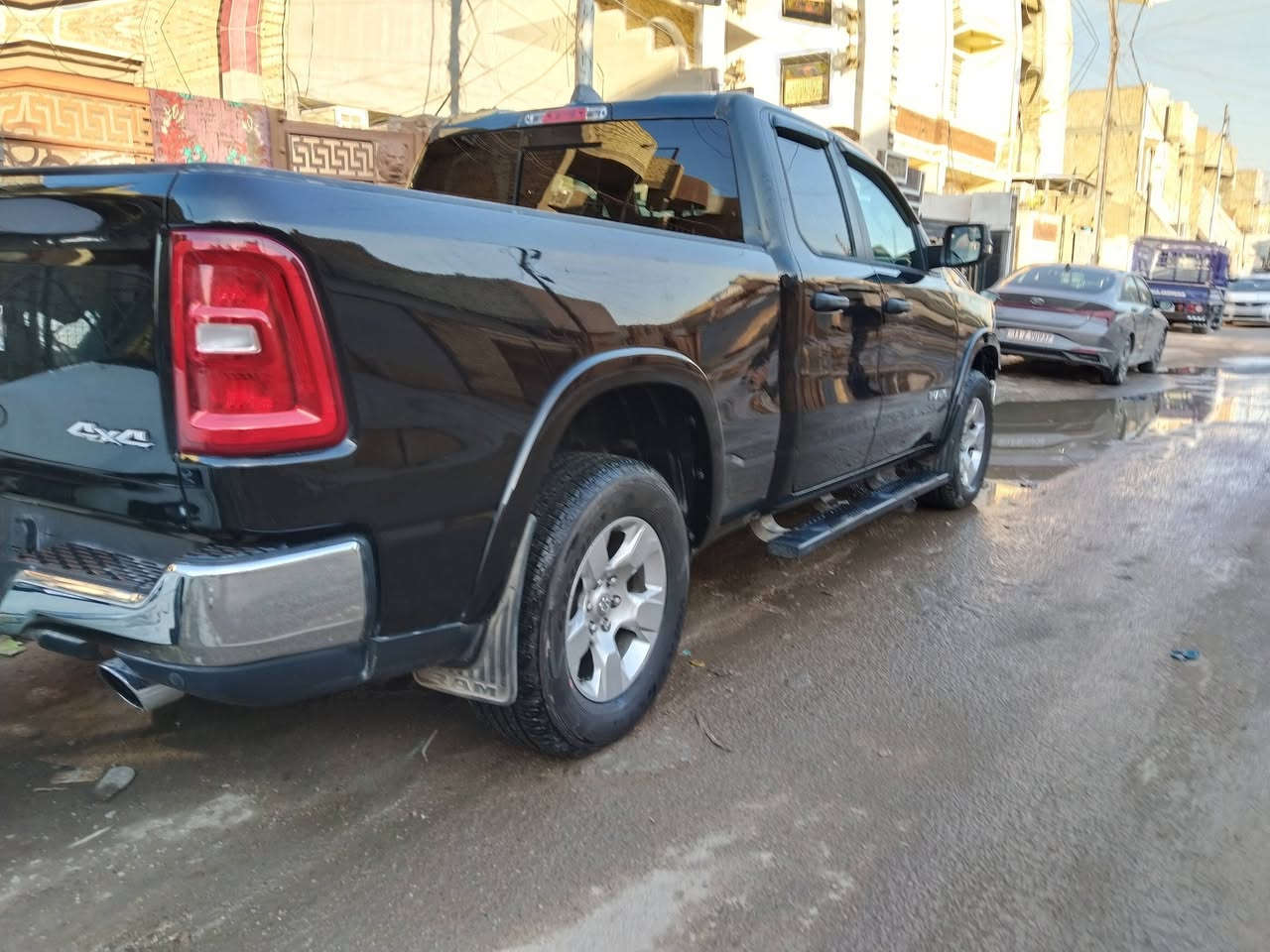 السلام عليكم
رام 2025 لارامي 
1- تشغيل عن بعد واطفاء
2- شاشه تسلا
3- رادارات اماميه خلفيه جانبي
4-نقاط عمياء جانبية
5-دوسات بانزين وبريك متحركة
6- بصمه عدد 2
9- الكشنات تحكم كهربائي
10-باب خلفية كهربائية
11-تدفئة وتبريد كشنات امامي مع تدفئة كشنات خلفي مع تدفئة ستيرن
13-نظام تحديد المسار 
14-مرايه جانبي وسط تعتيم 
15- رام بوكس + بوكس داخلي
16-لايت full led
17-نظام دفع رباعي 4x4 مع نظام دفع ثنائي خلفي 4x2
aux/usb/Bluetooth/apple النظام الصوتي يحتوي 
car play/android auto
18-اربع وضعيات للقياده سبورت/نورمال/سنو الثلجية/اوف رود
19- حساسات امامي خلفي
-ميموري كشنات
-محرك v6 3.0 تون تيربو 420 حصان
-ماشيه سياره 3 الف 
- كير 8
- نظام ترحيب
- مري شفط
ملاحضه سياره بدون رقم تترقم جميع المحافظة عدا شمال
صور الحادث مرفقه 
سعر 285 بيها مجال 
عنوان / بياع تقاطع درويش/ ***********
مراوس حسب القناعة
