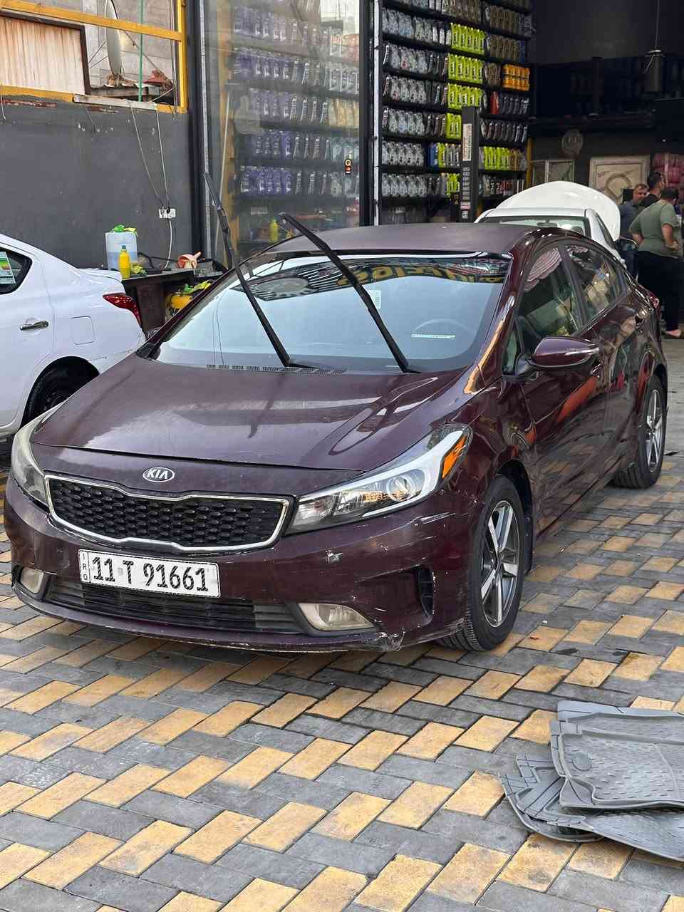 فورتي ٢٠١٧ للبيع
وارد امريكي
رافق صورة الحادث اكلين 
مكينه دوش ٢٠٠٠
 مفتوح مكينه فقط
سياره مال بيت بيها طخات بسيطه 
السعر ١١٥ و بيها مجال بسيط
مكاني بغداد حي تونس

***********
