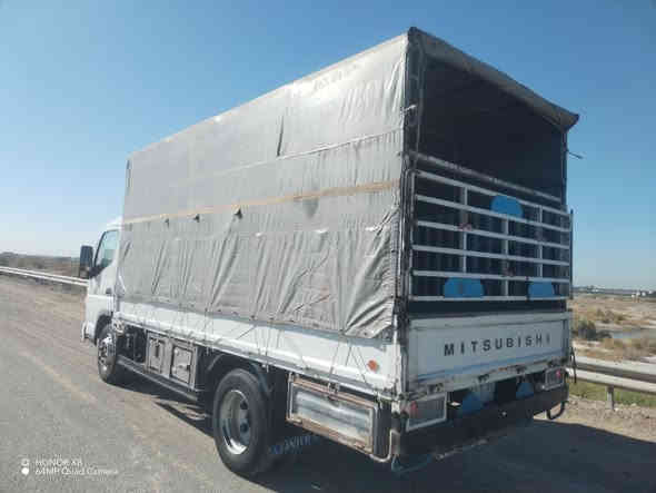 السلام عليكم كنتر موديل 2007 محركه بي بخار بدون صرف وبيه تصليح بل تكمه اليمنه واليسره بيه بارد تايرات5 - 17 سنويه نهايت 2027 مكان سياره ديالى رقم صاحبه *********** مراوس بكيه فحل السعر 150 وبيه مجال
