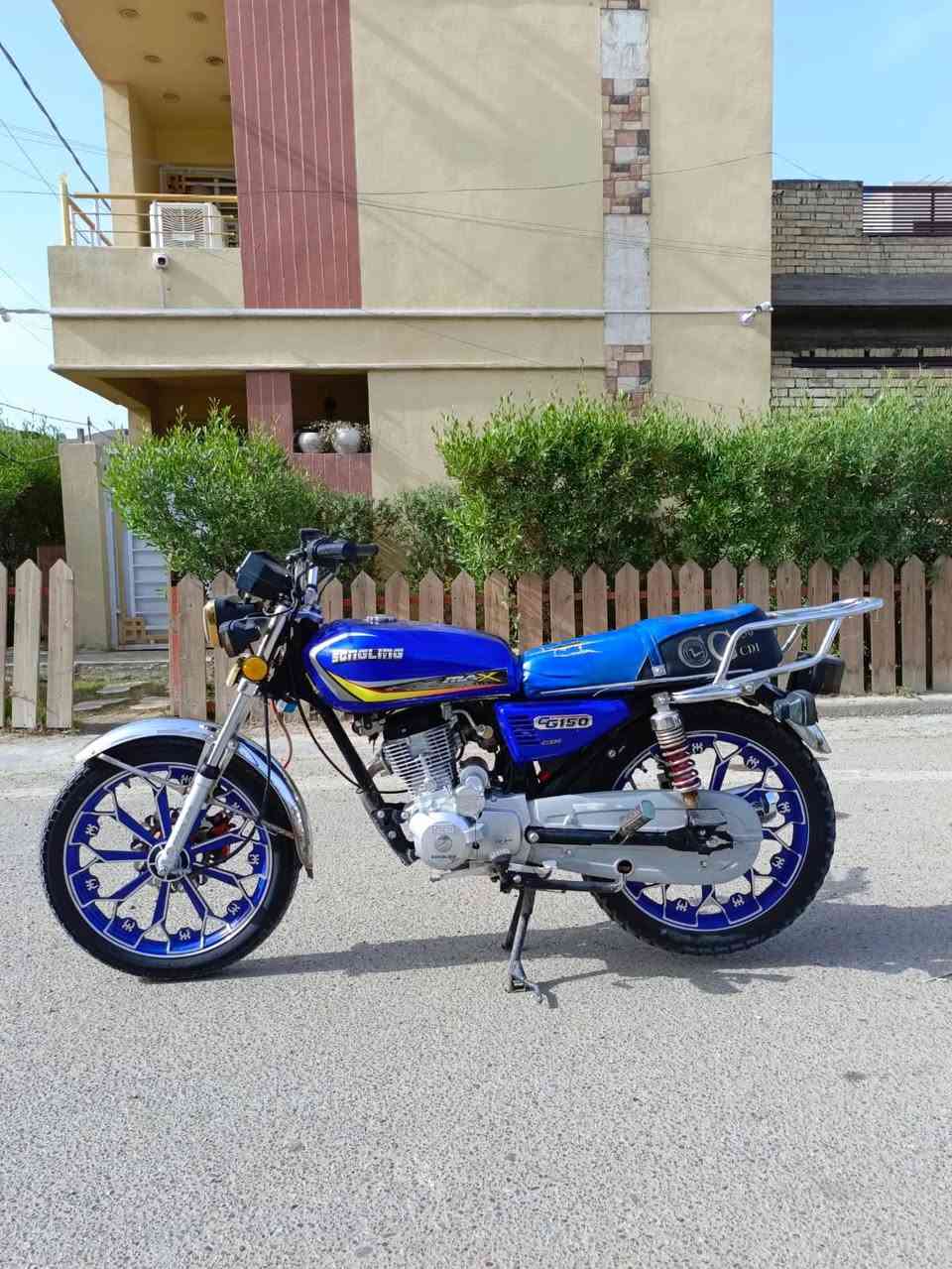 سلام عليكم / دراجه سولنك 150cc / 2024 / مكينه كفاله عامه برغي ماامفتوح بيها / اوراقه كامله / ماشيه 15 الف / دراجه نضيفه ومرتبه كهربائيات شغاله وكامله / سعرها 750 / العنوان بغداد حي العامل / ***********
