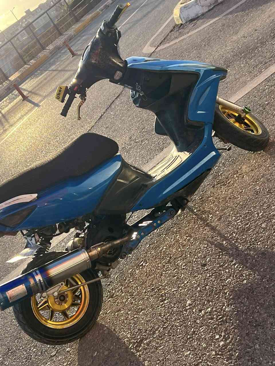 السلام عليكم دراجه ماكس  مضلع رياضي صرنصه دبل رياضي  محرك ياباني البوشه 49 كهربايات كامله نكره سلف دراجه مامفتوحه ماملعوب بيه  كفرات جديده سعر خاص مكاني السليمانيه خابات هاذه الرقم ***********
