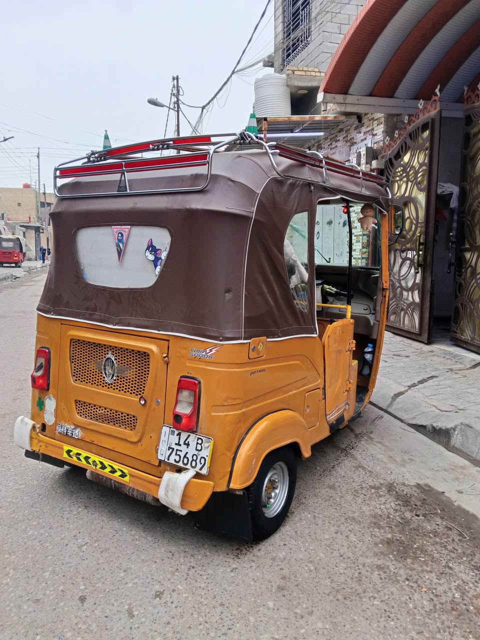 السلام عليكم تكتك للبيع 2021بشهر 2 لاونين رقم وسنويه رقم انكليزي تكتك حلوه ونضيفه فقط المكينه مجفته مره وحده تخم تايرات جديد معمره اخياسات مخيسه من جوه الغد شويه بيه ضربه بل صفح زقيره موضحه بدون زلق صفحة شوف العين ولا صبغ ولا معجون ولا زلوغ تجي وشوف بعينك وتاخذه تفحص المصلح الي عجبك المكان بصره رقم بسمي رقم الستفسار ***********
