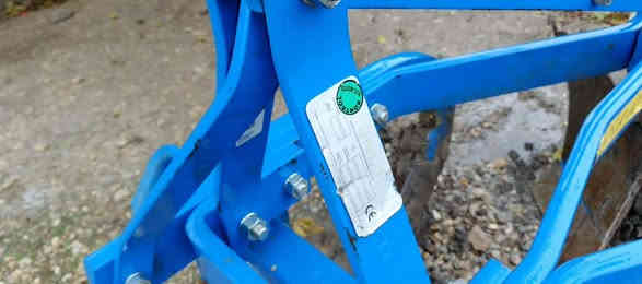 سەرەتا بەناوی خوای  گەورە و  میهرەبان.  
ئەم گاسنە بۆفرۆشتن مۆدیل2020ڕەقەم 12مەچەک بێ شکاوی بێ لەحیم هیچ پارەچەیەکی نەگۆڕاوە یەک دەستە نوکی شەریکەیە
ژ.م***********.***********
