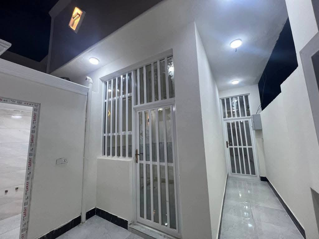 100 متر للبيع طابو زراعي سند 25 قرار محكمه باسمك مشمول بالتطويب بسعر 35وبي مجال عنوان البيت شارع المطار الصب مقابل ملحق قرية الغدير للاستفسار اتصل على ***********أو مراسله واتساب
