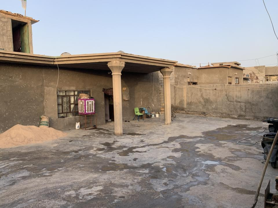 بيت للبيع طويريج شط الله خدمي البو صحو منطقة حجي نوري ، المساحة 350 م يحتوي على 3 غرف وصالة ومضيف واستقبال ومطبخ ، سند 25 التبليط يبعد 100 متر ، للاستفسار واتساب ***********
