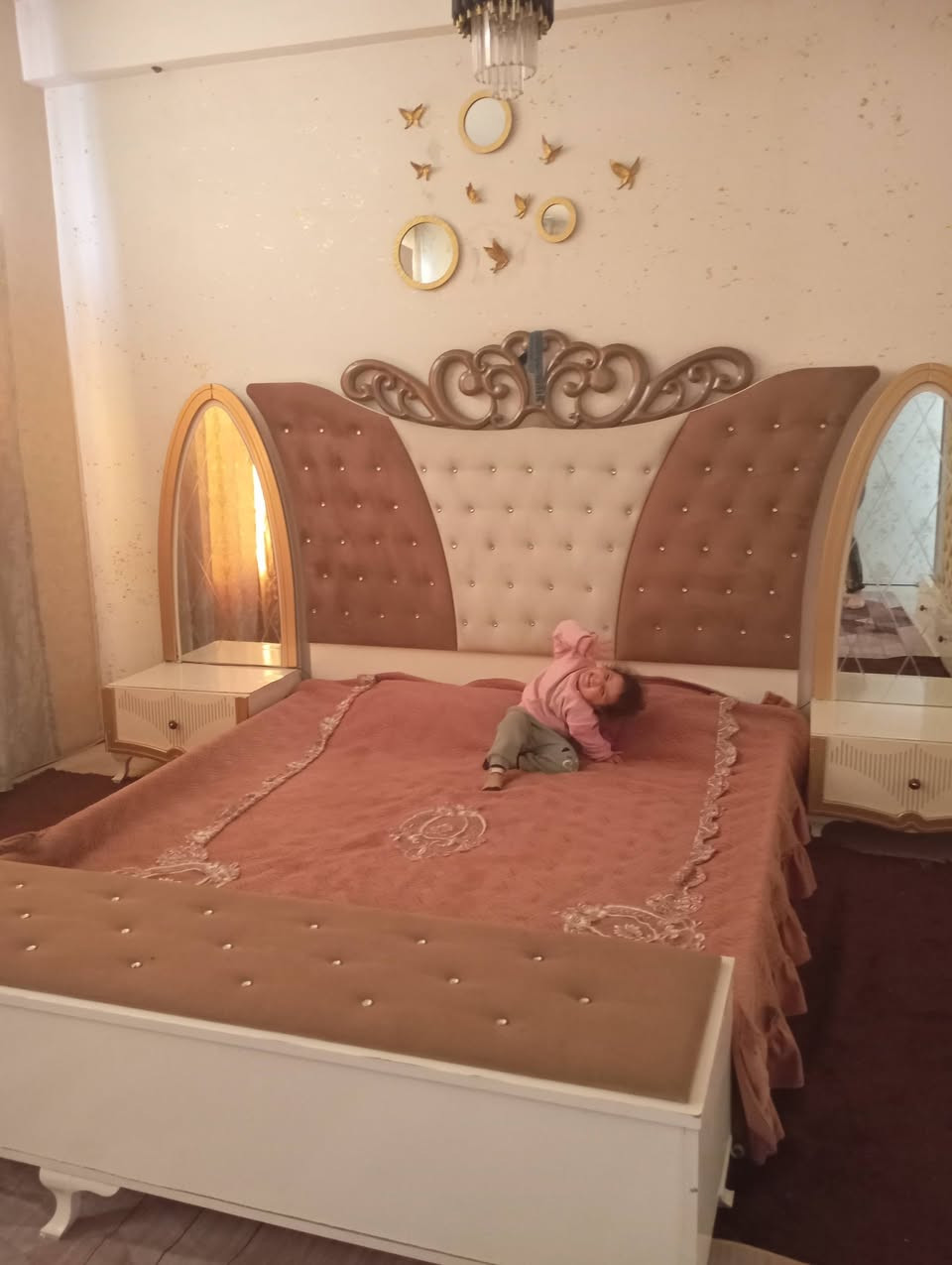 غرفة تركية كبيرة ونظيفه جدا للبيع بغداد الدوره ***********
