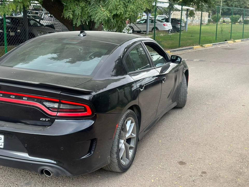السلام عليكم للبيع 
دودج جارجر GT 2023 
مواصفات ال gt المعروفة 
شاشة كبيرة 
كشنات حظن 
مكينة 6سلندر 3600 
بدون تبديل 
قطعة وحدة صبغ على كد الظربة 
وبارد ب الجاملغ الخلفي 
واجا بيها دبل كود من امريكا صفحة السايق 
ماشيا 36 الف ميل 
صور الحادث ب المنشور 
بچم كبس 
مرقم بغداد ب اسمي تحويل ثاني يوم 
مكاني بغداد
السعر 235$ وبيها مجال ان شاءالله 
للاستفسار ‭0771 684 4616‬
