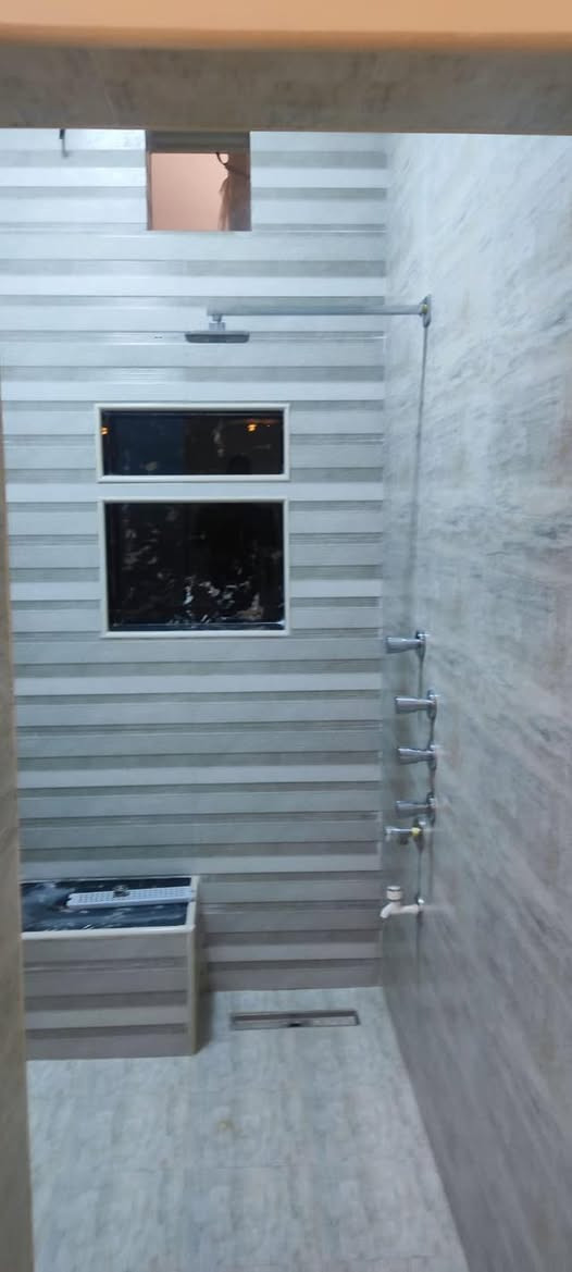 ياالله دار للبيع. زراعي بدايه المنصوريه100 متر بناء جديد غرفه وستقبال وصاله ومطبخ صحيات داخليه وخارجيه طابق واحد جاهز السعر63 ☎️ ***********👇🏿 https://chat.whatsapp.com/KVpuMLOpbIl9FN1GojVORg
