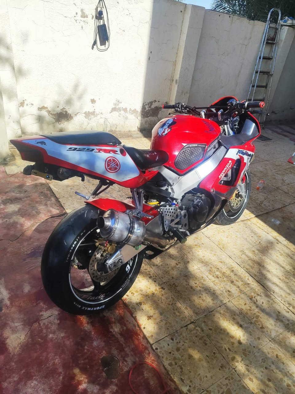سلام عليكم RR929
***********
دراجه كفاله عامه كما موضح بالفيديو اول ثاني ثالث رابع بطناش سعر 20 وبيها مجال بصيط
