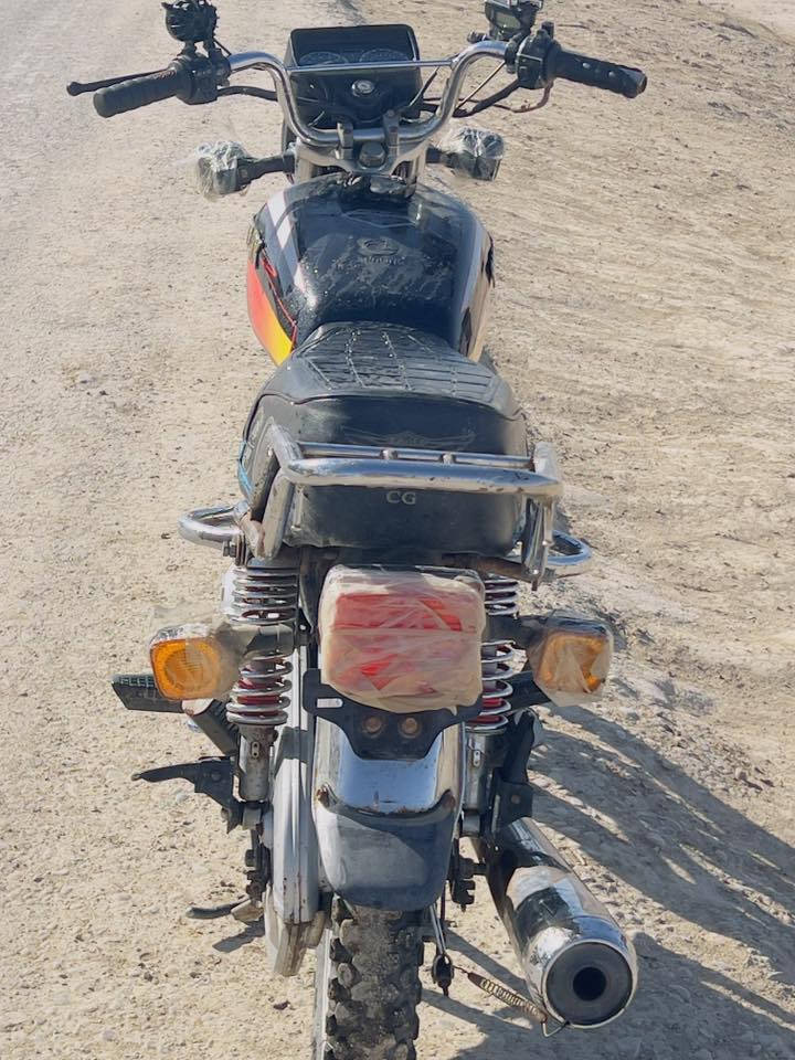 ‏سلام عليكم دراجة للبيع سيان موديل 23 دراجة أوراق فصولي في محافظة ميسان كحلة***********
