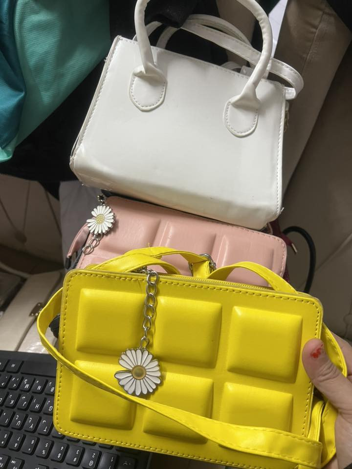 القطعه ب٤


**إذا كنت صاحب هذا الإعلان وتريد حذفه لأي سبب، رجاءا أرسل رسالة إلى الدعم الفني**