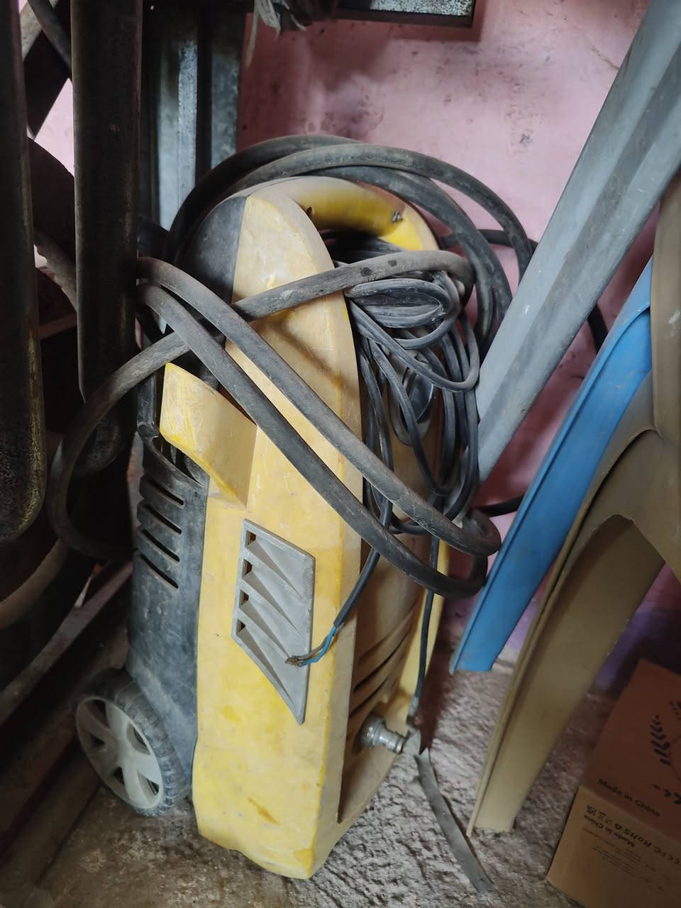 سلام عليكم غراض للبيع نضيفة كلمن وسعرة الاستفسار مراسلت الصفحة واتساب موجود ***********مكان نجف حي ميسان
