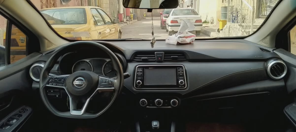 السلام وعليكم سيارة نيسان فيرسا موديل 2021 وارد امريكي سيارة فول نضافه سعرها 97 وبيها مجال بسيط للتواصل على الرقم ***********
