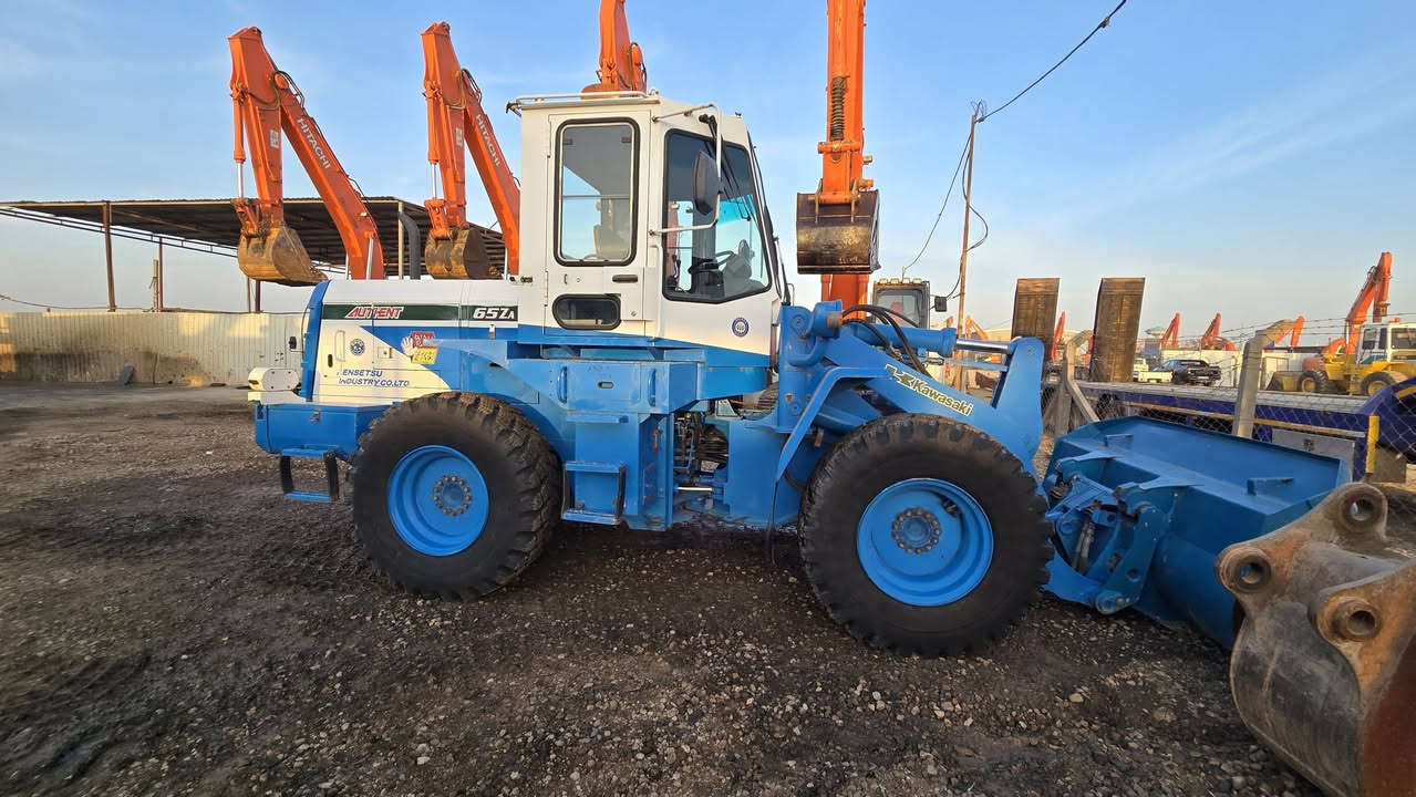 (بسم الله الرحمن الرحيم)
عله بركة الله 
يعلن معرض النجوم للاليات الثقيله كافه انواع واحجام الحفارات وشفلات

شفل 65 ازوره                                       فقط لعشاق الجديد 

مكفوله كفاله عامه 
                                                           كله عله وضع الشركه 
مكينه جديده خير من الله                      

وارد اليابان ♻️✅                     
                                                             

مكينه برغي عشره مامفتوح بيه 👍

عنوان المعرض: بابل الشوملي حي الصناعي 
  
للاستفسار:(***********)قاسم طرنان
