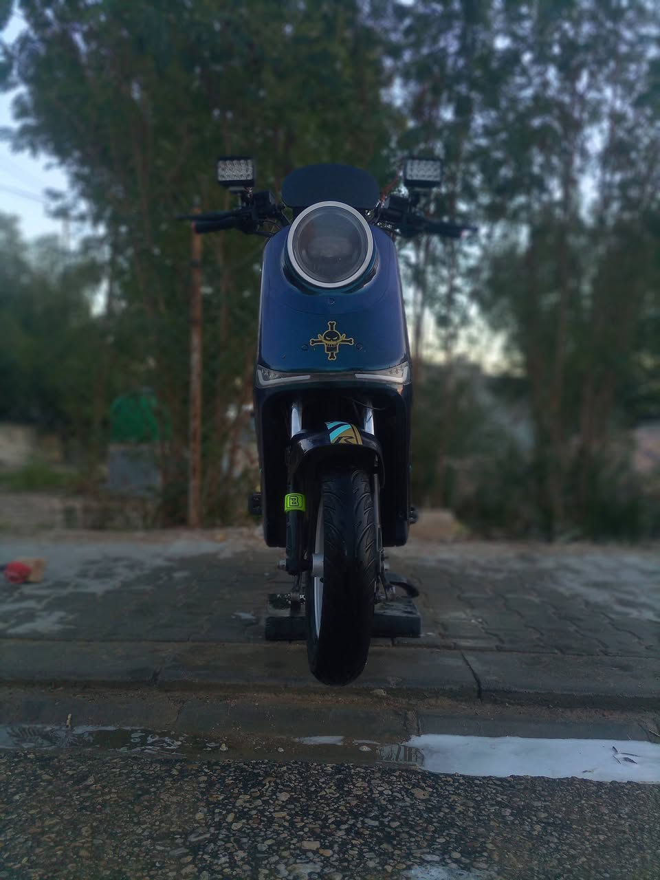 للبيع دراجه شحن ار11فول مواصفات 6بطاريات الدبل 32الكهربايات كله شغاله ***********هاذه الرقم  السعر 550وبيه مجال بسيط
