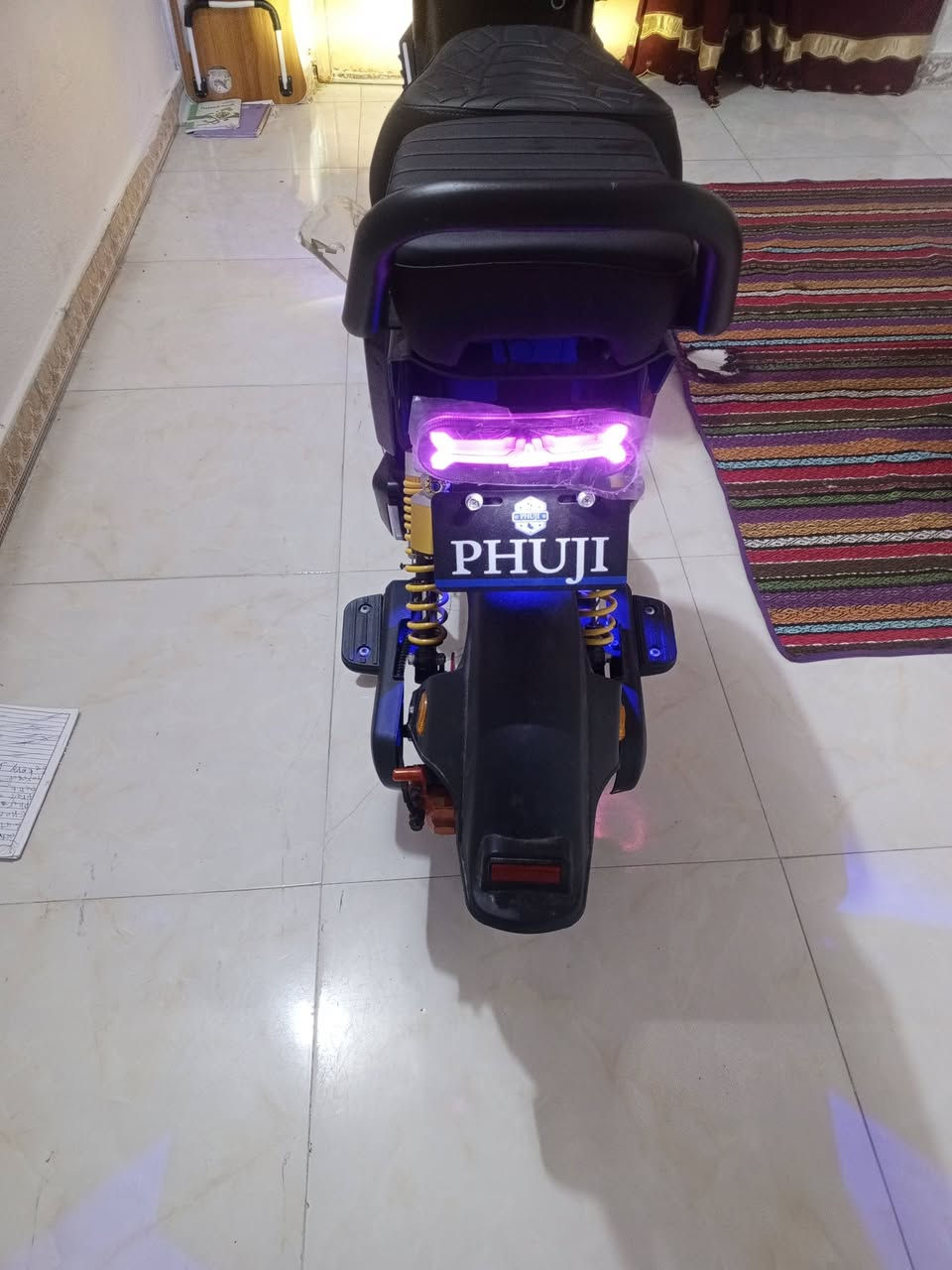 سلام عليكم دراجه شحن اللبيع RS9مديل 2026 كفاله صارلي شهر من شتريتها محتاج وريد أبيعها بيها سويجات 2وكارت وبصمه  اربع نمر 5بطاريات 32امبيربيها نضام بك  R سعر 550 وبيها مجال بسيط الرقم ***********
