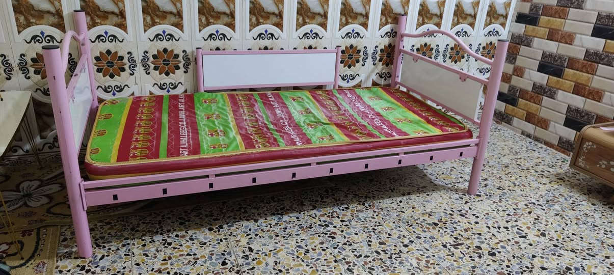 السلام عليكم 
غراض للبيع 
الجرباية هية والدوشك 50
الطبلات 4 وحدة كبيرة و3 صغار 20
التصفية جديدة وشرط الشغل هية والدبة 40 
جك همر مال تفليش جديد وشرط الشغل 30
المراوح مال سقف ثانوي شرط الشغل الزوج 30


**إذا كنت صاحب هذا الإعلان وتريد حذفه لأي سبب، رجاءا أرسل رسالة إلى الدعم الفني**