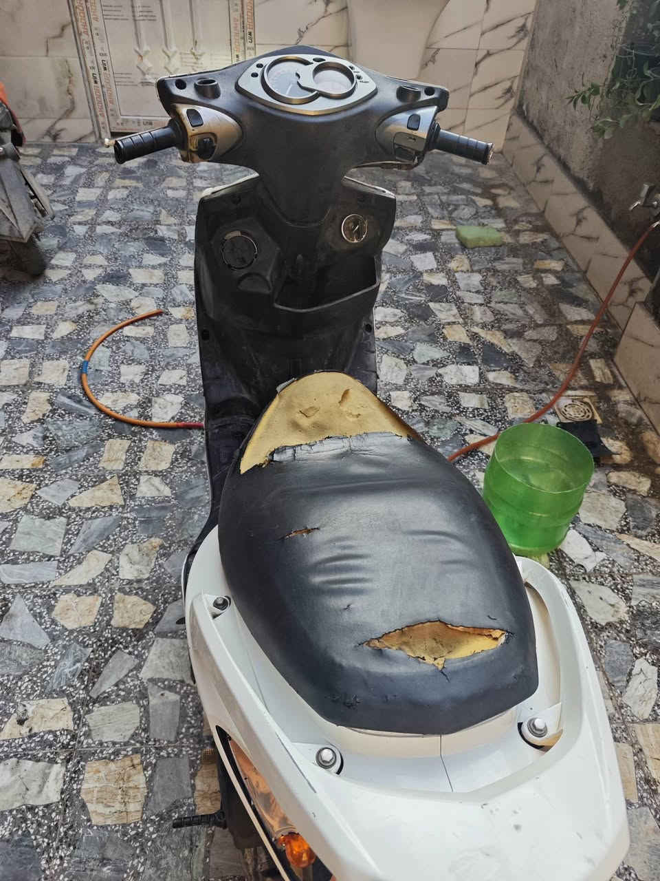 السلام عليكم سكنس فحل كابريتر للبيع لو مراوس  كلشي شغال سعرة  مكاني بغداد شارع الفلاح سعرة 500وبيهة مجال 
***********
