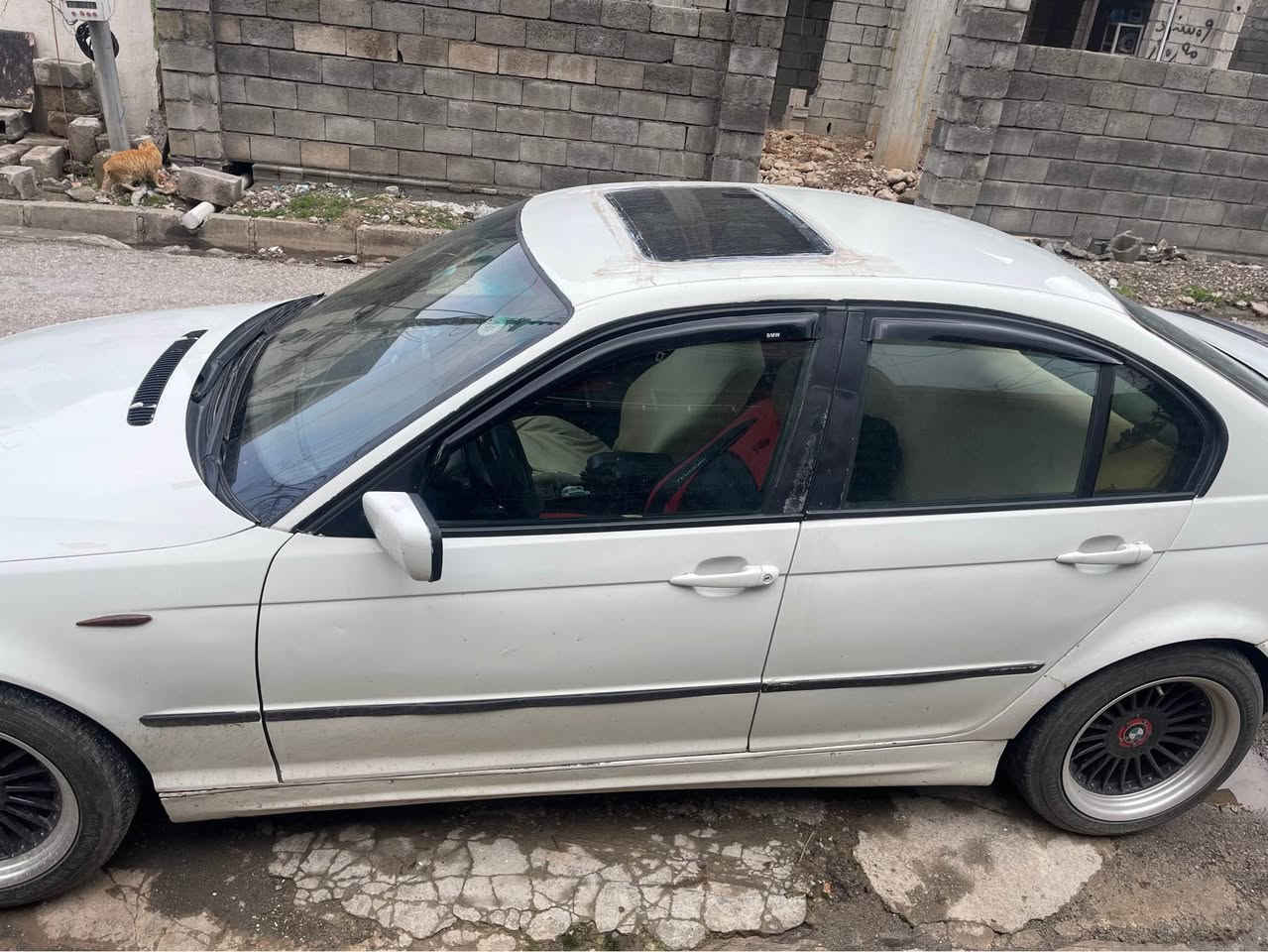 BM E 46 سيارة گير عادى رةقم هولير 
گير ومةچينه بةشرط 
200هةزار غةرامه له سةره   ، له سعرى ديت خوارى
ليدرانى لة بيشو هةية بس چا كرايه 
سعرى 36 وةرقه شقلاوة, أربيل


**إذا كنت صاحب هذا الإعلان وتريد حذفه لأي سبب، رجاءا أرسل رسالة إلى الدعم الفني**