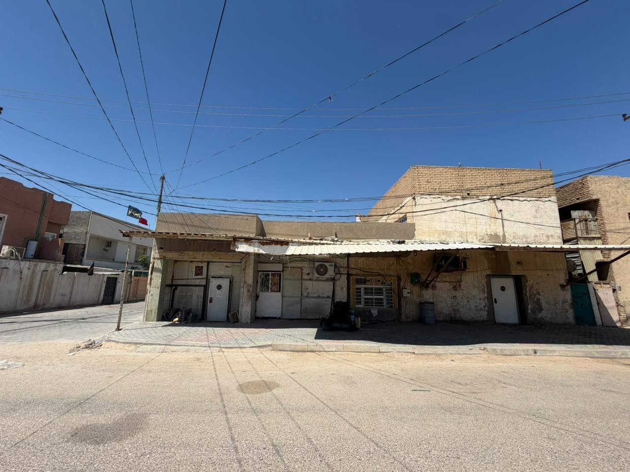 السلام عليكم بيت بعي الشهداء الملحق قرب اتحاد الشباب يم سوق الحبوبي الجديد2غرف نوم طاب
ركن تجاري طابقين
ق الثاني وحمام وصطحين 
طابق الاول هول وستقبال ومطبخ وغرفه نوم واي استفسار 
اتصلو على الرقم وبي وارد شهري ايجار محلين برادات
***********
